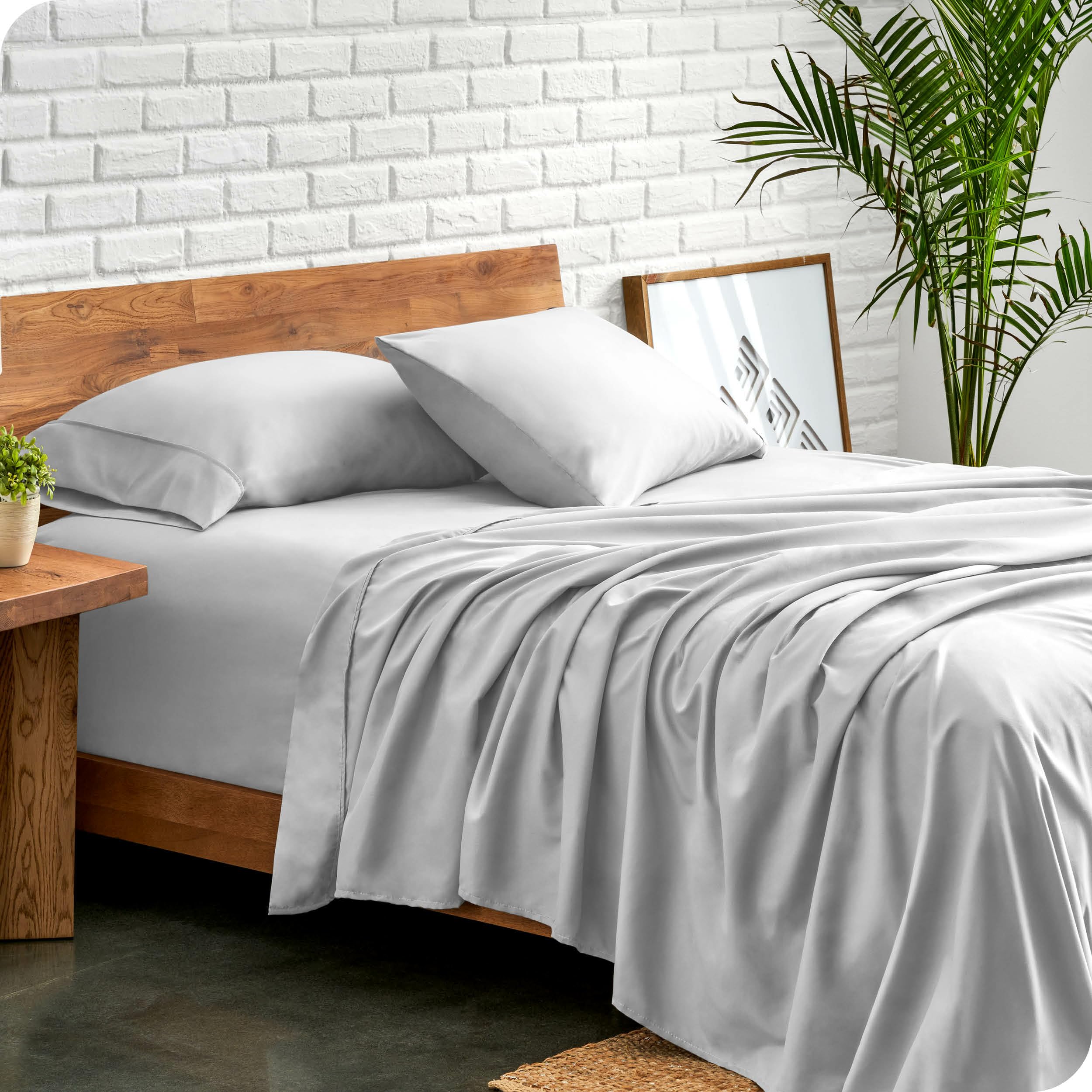 Queen Sheet Set - Luxury 1800 Ultra-Soft Microfiber Queen Bed Sheets - Double Brushed - Deep Pockets - Easy Fit - 4 Piece Set - Bedding Sheets & Pillowcases (Queen, Grey)