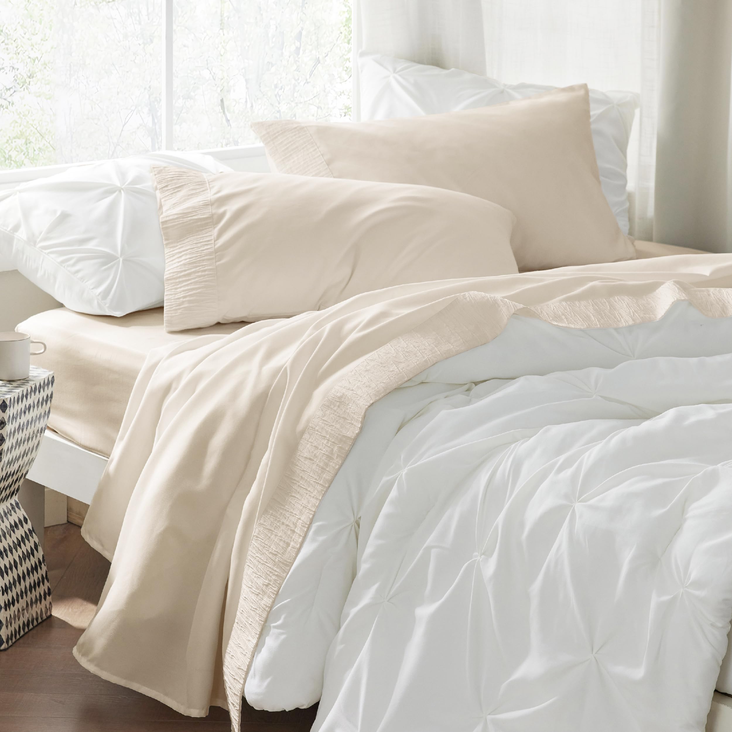 Queen Sheets Grey - Soft Sheets for Queen Size Bed, 4 Pieces Hotel Luxury Queen Sheet Set, Easy Care Polyester Microfiber Cooling Bed Sheet Set