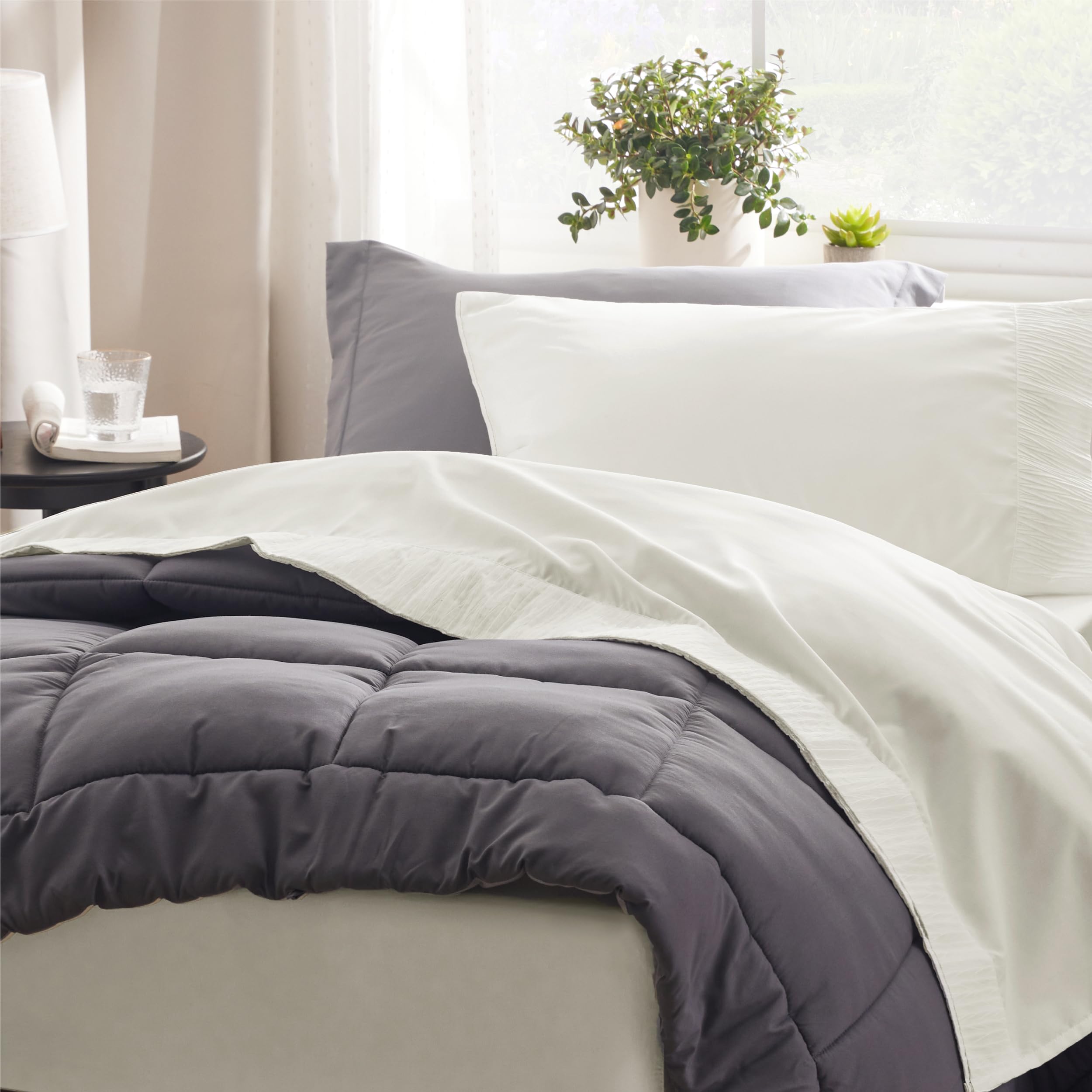 Queen Sheets Grey - Soft Sheets for Queen Size Bed, 4 Pieces Hotel Luxury Queen Sheet Set, Easy Care Polyester Microfiber Cooling Bed Sheet Set
