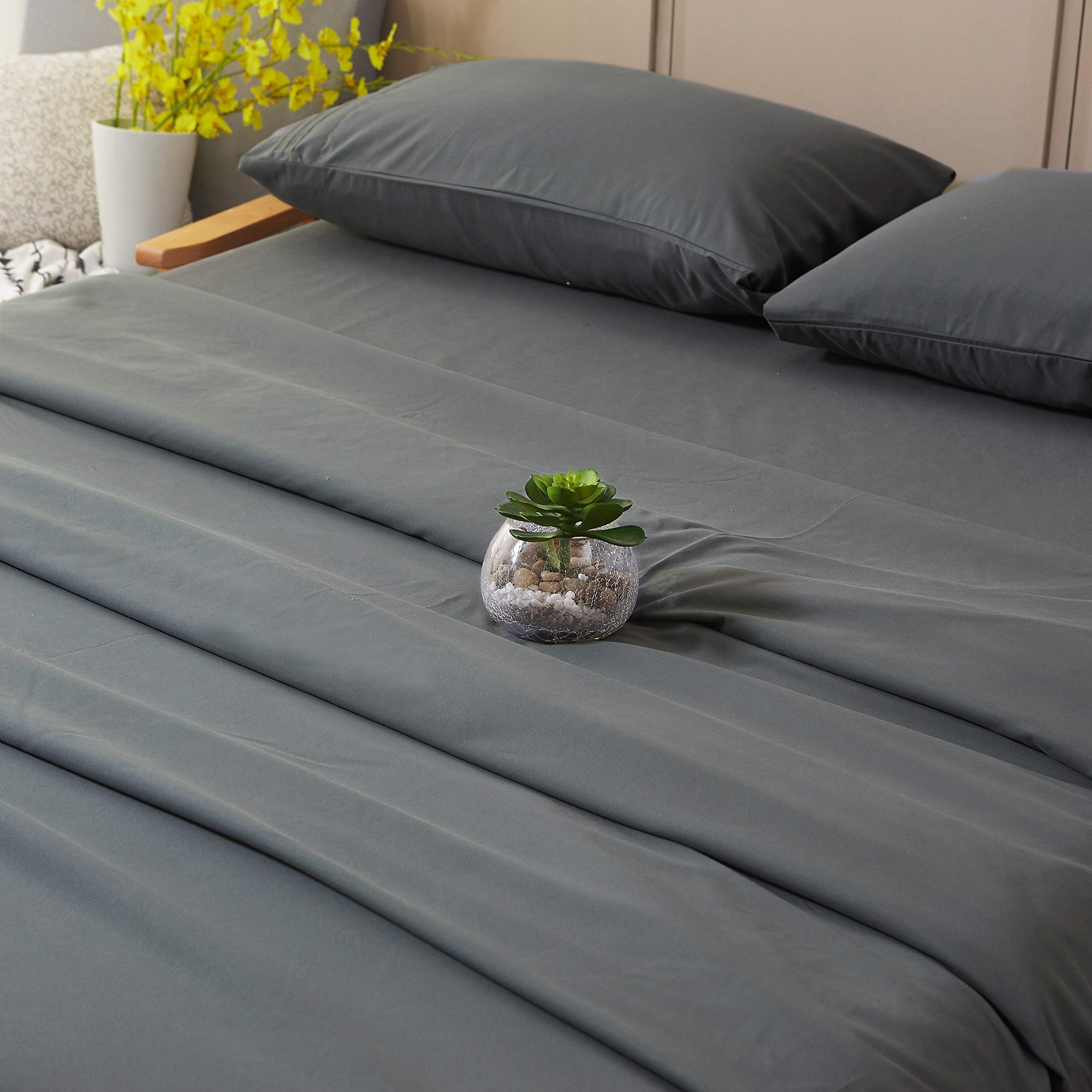 Bed Sheet Set Super Soft Microfiber 1800 Thread Count Luxury Egyptian Sheets 16-Inch Deep Pocket Wrinkle and Hypoallergenic-4 Piece(Queen Dark Grey)