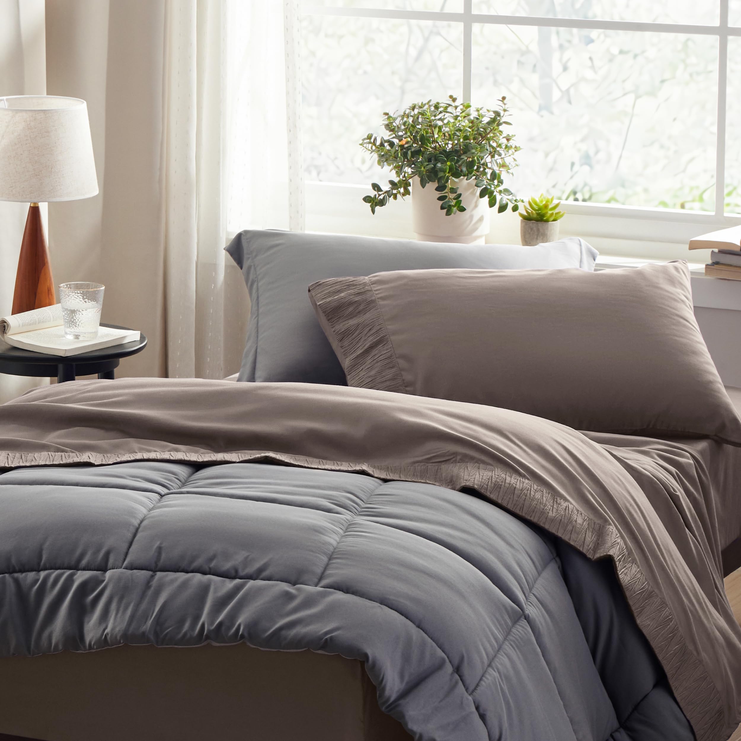 Queen Sheets Grey - Soft Sheets for Queen Size Bed, 4 Pieces Hotel Luxury Queen Sheet Set, Easy Care Polyester Microfiber Cooling Bed Sheet Set