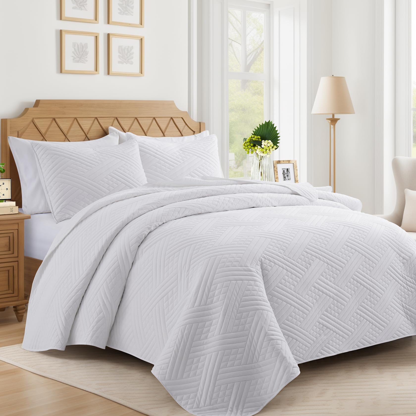 改Lavsiry Queen Black Quilt with Stripe Pattern, Summer Lightweight Full Size Thin Comforter Bedding Set, Soft Microfiber Bedspread &amp; Coverlet for All Seasons - 3 Piece(1 Quilt, 2 Pillow Shams)