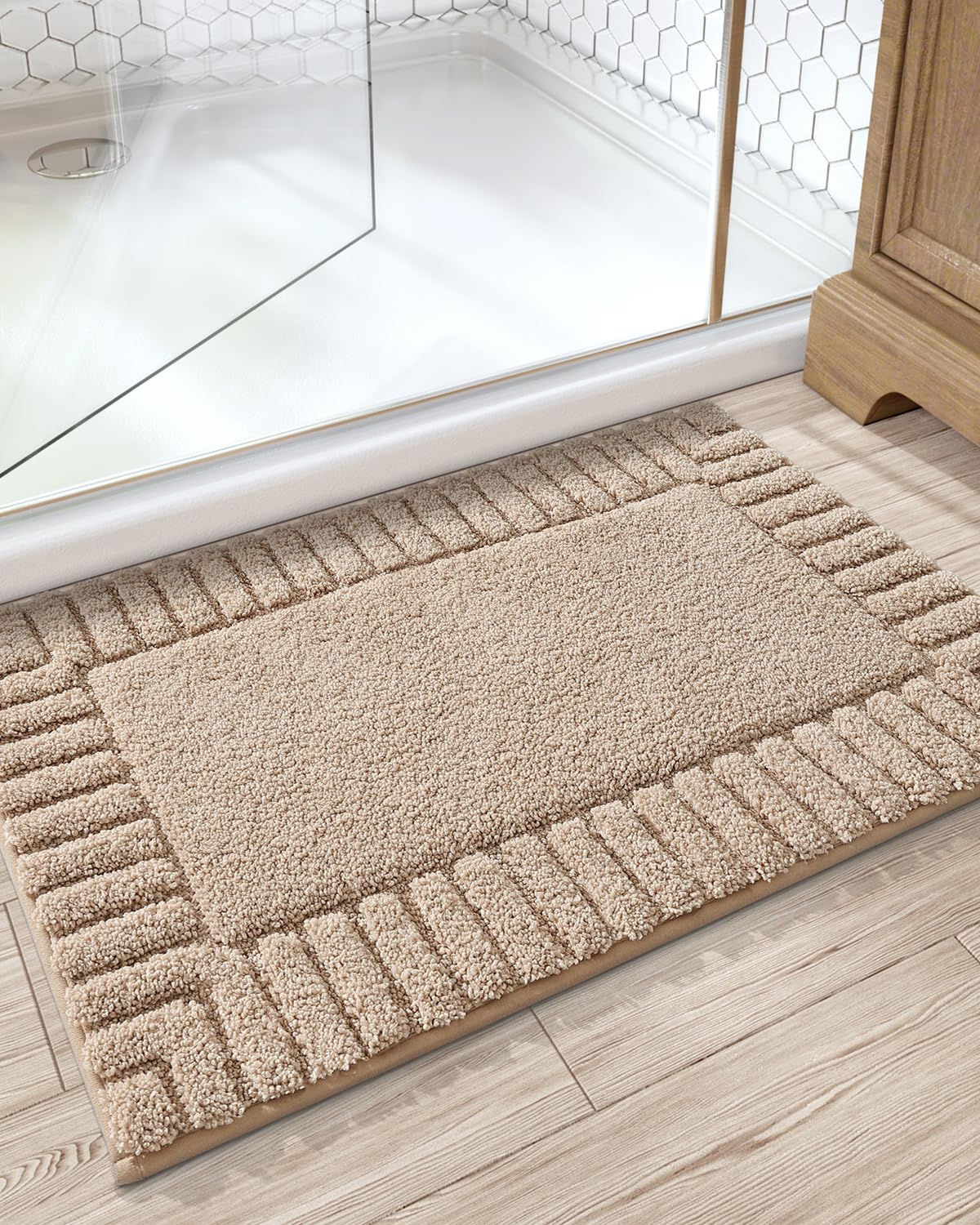 Premium Bath Rug, Extra Soft and Absorbent Bathroom Mat, Quick Dry, Non Slip, Machine Washable Bath Mat for Shower and Tub,16"x24"