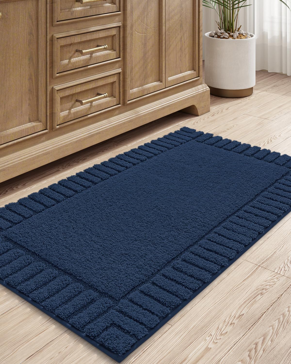 Premium Bath Rug, Extra Soft and Absorbent Bathroom Mat, Quick Dry, Non Slip, Machine Washable Bath Mat for Shower and Tub,16"x24"
