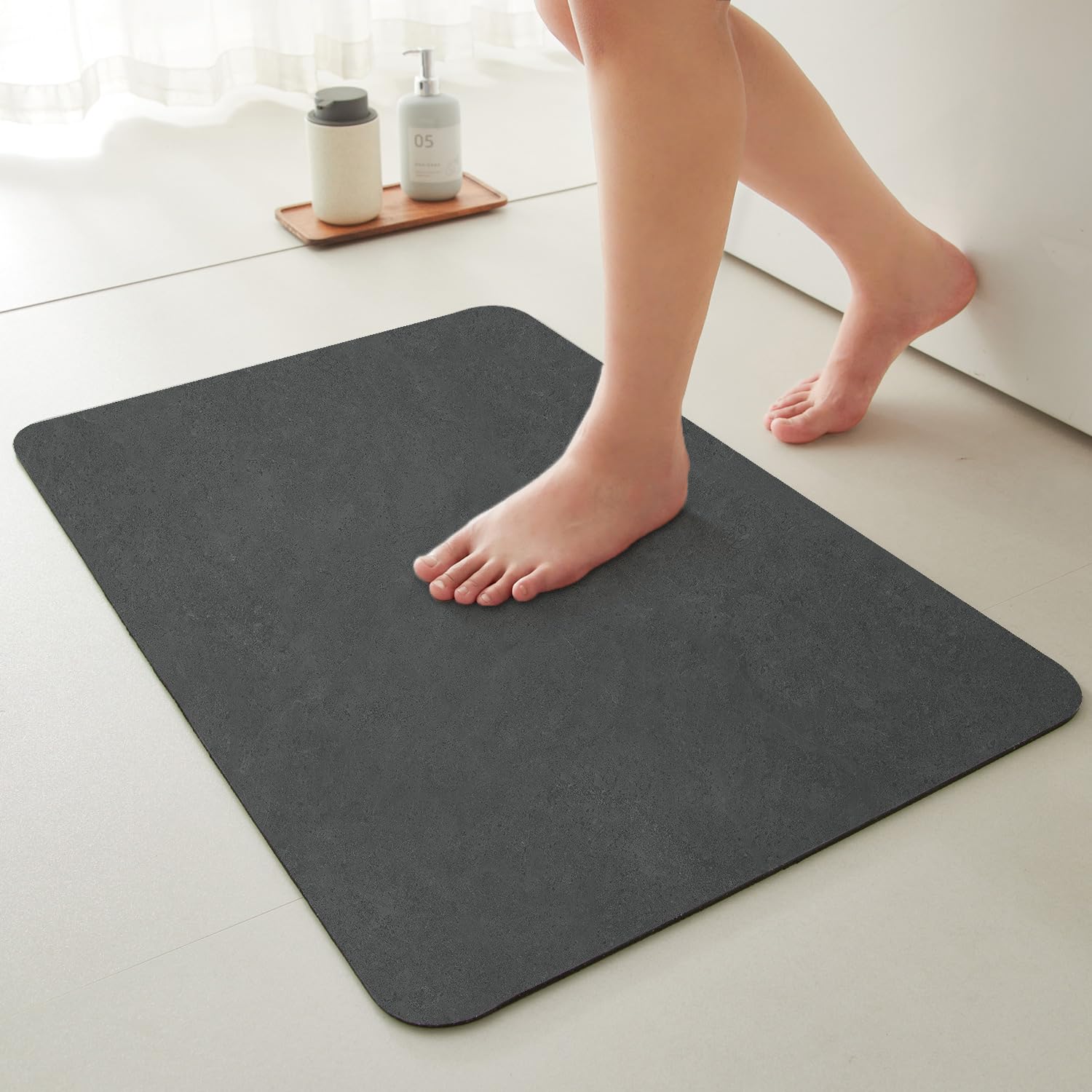 Quick Dry Bath Mat, Bathroom Rugs Non Slip Washable Thin Absorbent Bath Mat Fits Under Door Bathroom Floor Mat Perfect for Bath, Shower, or Sink