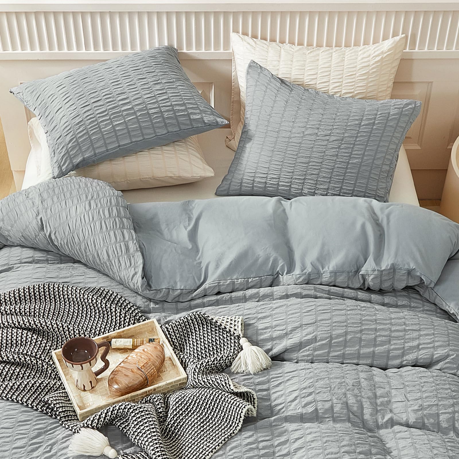Duvet Cover Set Queen Size, 3pcs Washed Microfiber White Bedding Set, Soft Breathable Striped Textured Seersucker Duvet Cover with Zipper Closure & Corner Ties