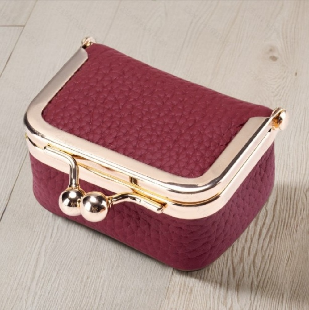 Genuine Leather Mini Jewelry Box, Portable Vintage-Inspired Genuine Leather Coin Purse Jewelry Case with Kiss Lock, Mini Travel Ring Box for Women for Earring/Ring/Necklace/Bracelet