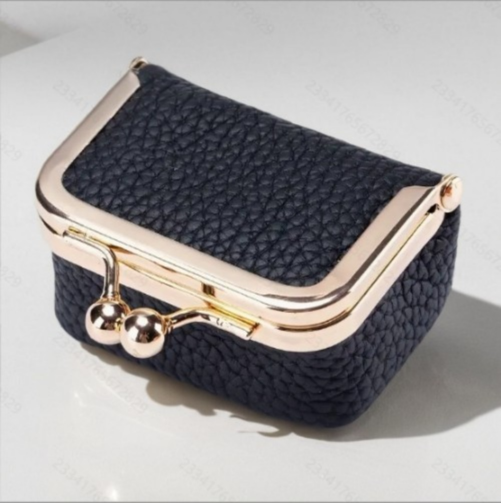 Genuine Leather Mini Jewelry Box, Portable Vintage-Inspired Genuine Leather Coin Purse Jewelry Case with Kiss Lock, Mini Travel Ring Box for Women for Earring/Ring/Necklace/Bracelet