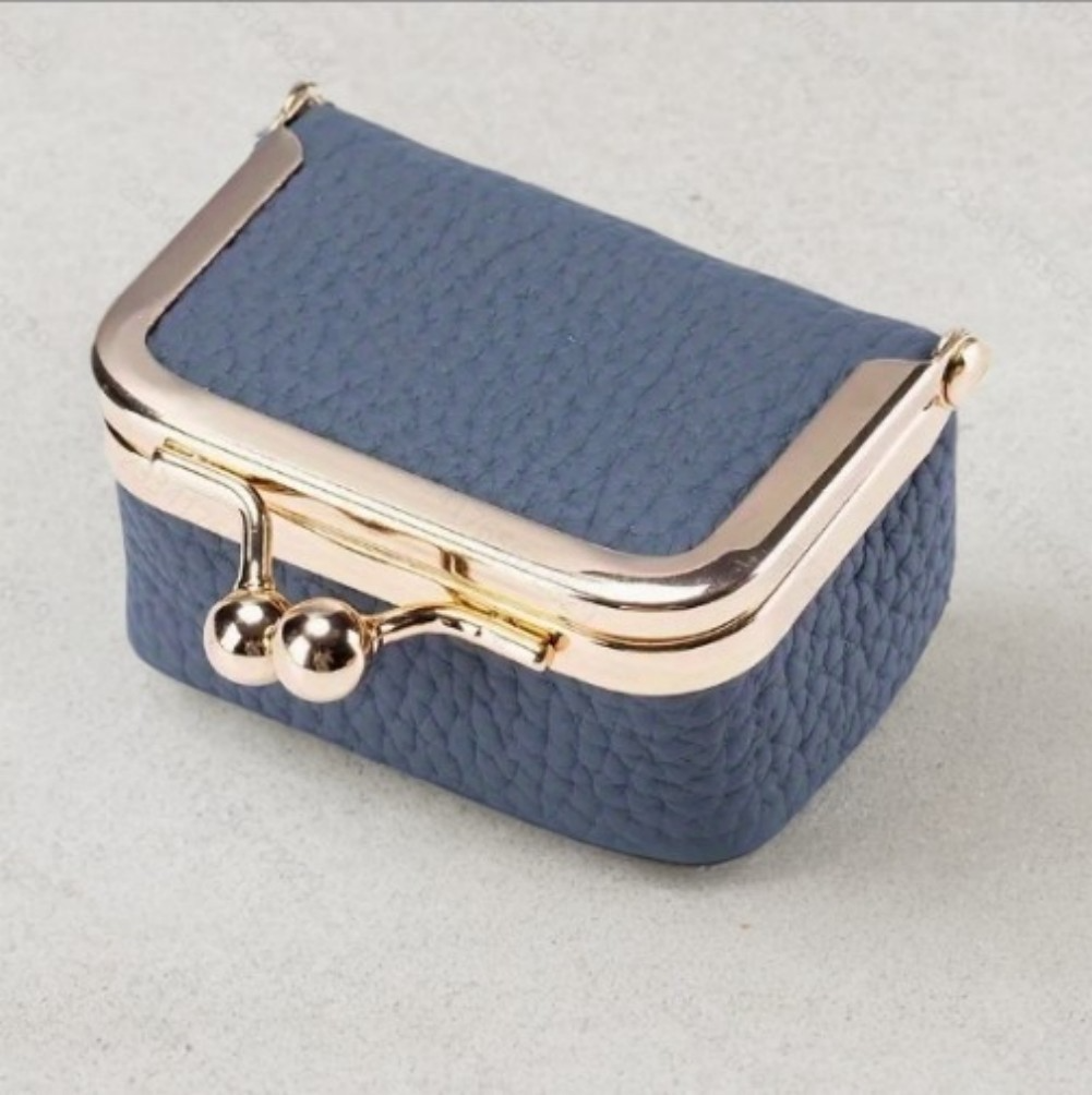 Genuine Leather Mini Jewelry Box, Portable Vintage-Inspired Genuine Leather Coin Purse Jewelry Case with Kiss Lock, Mini Travel Ring Box for Women for Earring/Ring/Necklace/Bracelet