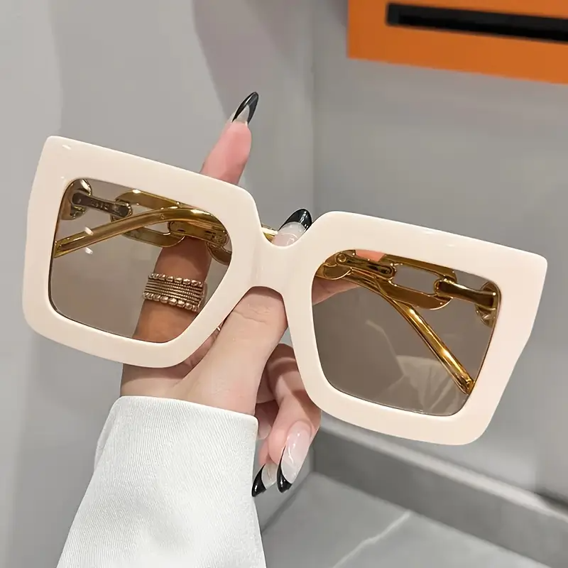 3-Piece Set Retro Large-Frame Glasses - The Perfect Accessory for Fashion Enthusiasts and Urban Explorers, Blue Light Blocking Women’s Glasses
