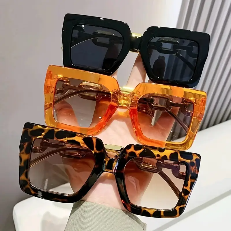 3-Piece Set Vintage Oversized Glasses - Retro-style fashion frames designed for enthusiasts and fashionistas, the perfect accessory or urban explorer blue light glasses, suitable for women