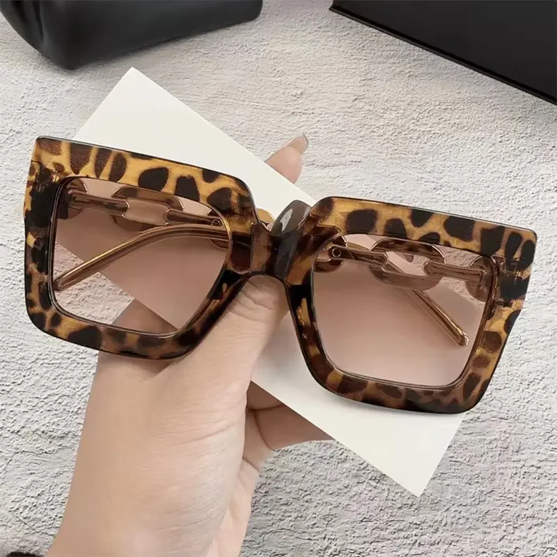 "3-Piece Set Vintage Oversized Glasses - Retro-style fashion frames designed for enthusiasts and fashionistas, the perfect accessory or urban explorer blue light glasses, suitable for women "