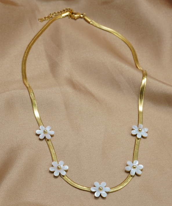 Lxalry 18K Gold-Plated Bohemian Floral Necklace - Stainless Steel Skin-Safe Jewelry with White Blossom Charms, Hypoallergenic &amp; Tarnish-Free Gift for Women/Wife/Mom, Festive Occasions &amp; Everyday Boho Glow Lxalry 18K Gold-Plated Bohemian Floral Necklace -