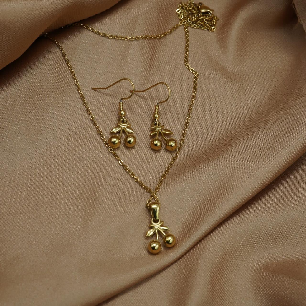 Lxalry 18K Gold Plated Cherry Mirror Jewelry Set, Hypoallergenic Skin-Safe Necklace &amp; Drop Earrings, Never-Fade Adjustable Luxury Gift for Daily/Evening Wear