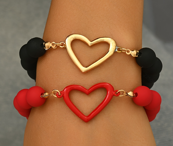 "Lxalry Black &amp; Red Beaded Heart Charm Bracelets Set, Adjustable Elastic Jewelry For Women, Handmade Hypoallergenic Stackable Accessories For Casual Party Daily Wear (Non-Tarnish Gift)​​ "