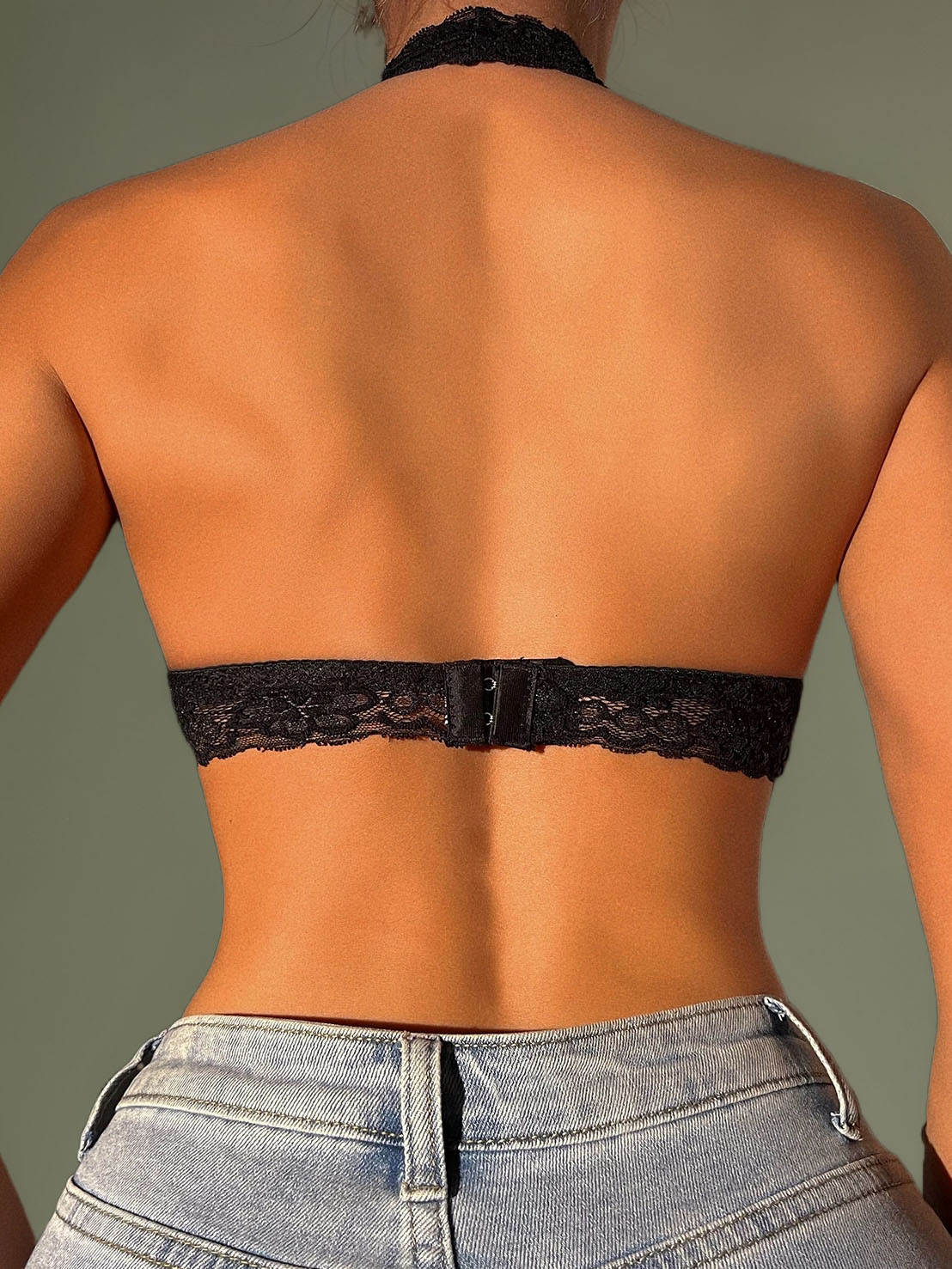 Viomisha Floral Lace Halter Bralette for Women Unpadded Wirefree Lace Bra Halter Crop Top with Hook and Eye Closure Back#A561-1