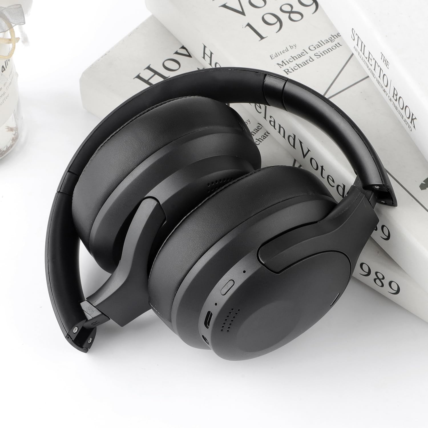 Dnil Wireless Bluetooth Headphones with a Foldable, Over-Ear Design and Built-in Hidden Microphone, Suitable for Studying, Listening to Music, and Gaming.